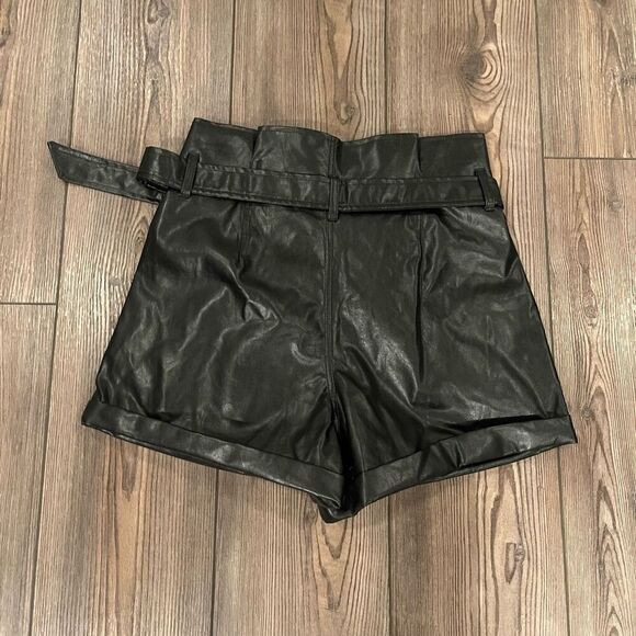 Madden NYC Mini Shorts Women's Small Black Faux Leather Belted - Picture 3 of 7